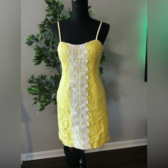 Lilly Pulitzer Dresses & Skirts - Lilly Pulitzer yellow shelli stretch dress